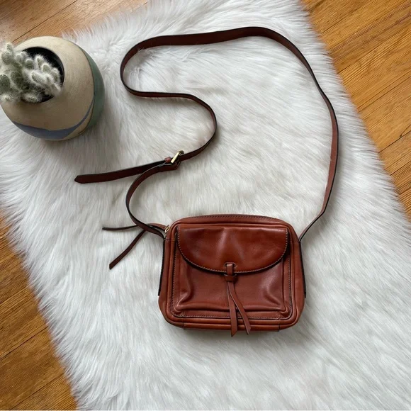 LIKE NEW Fossil Mila crossbody leather bag - Picture 3 of 13